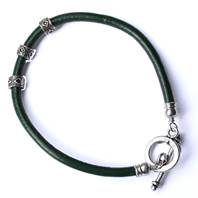 Bracelet (men's/unisex) green with silver coloured clasp