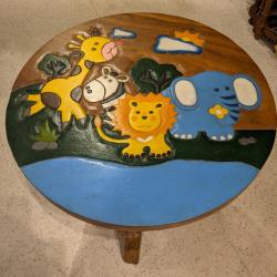 African animal table with 4 stools