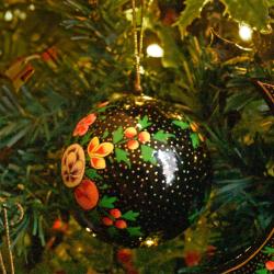 Hanging tree decoration, floral design, bauble 6cm diameter