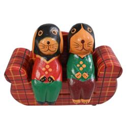 2 Dogs on a tartan sofa hand carved Albesia wood, 12 x 8 x 5 cm